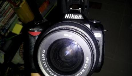Nikon DSLR D70 photo