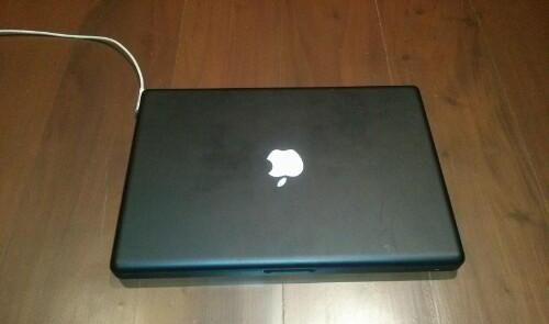 Apple MacBook Black 2.16GHz Core 2 Duo 2GB RAM 320GB Hard Disk photo
