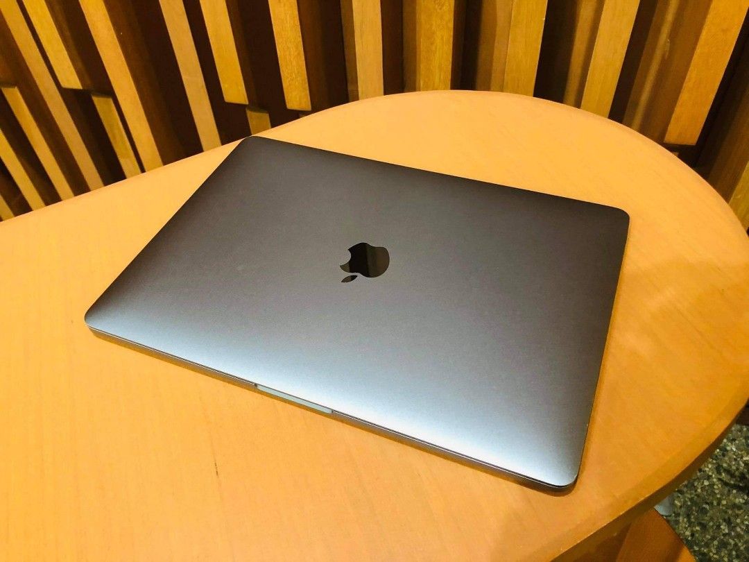  apple MacBook Pro photo
